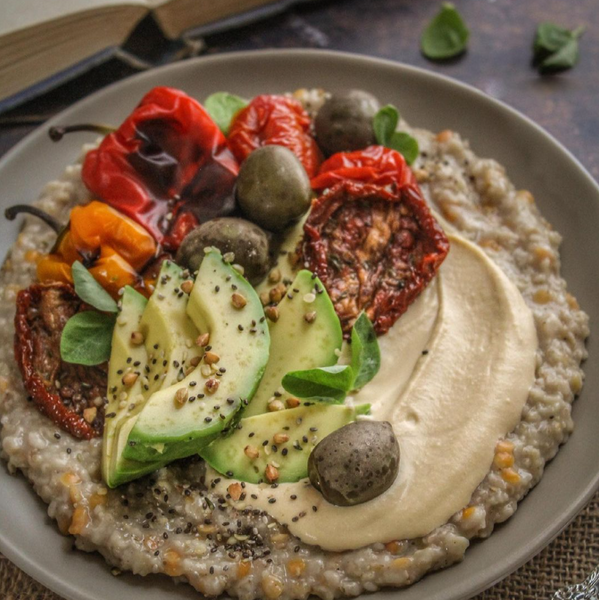 Mediterranean Savoury Oats and Lentils with Hummus